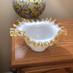 Vintage Fenton Gold Crest Compote bowl (7” w x 4.25” tall)